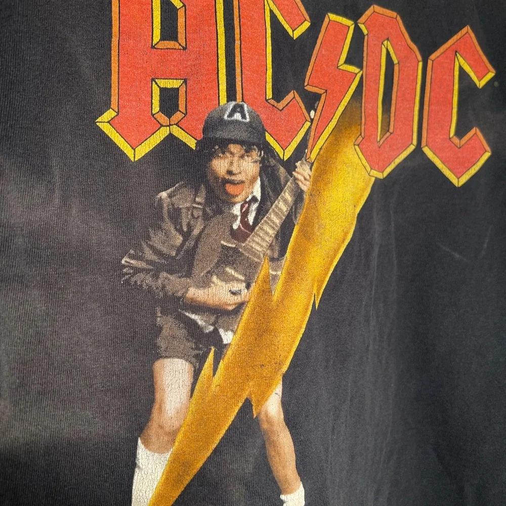 Vintage ACDC Cropped T Shirt, size medium large - Picture 2 of 2